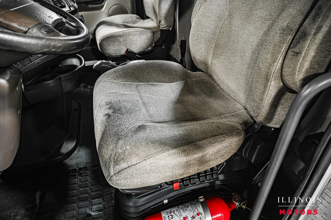 2016 Volvo - Image 24 of 31