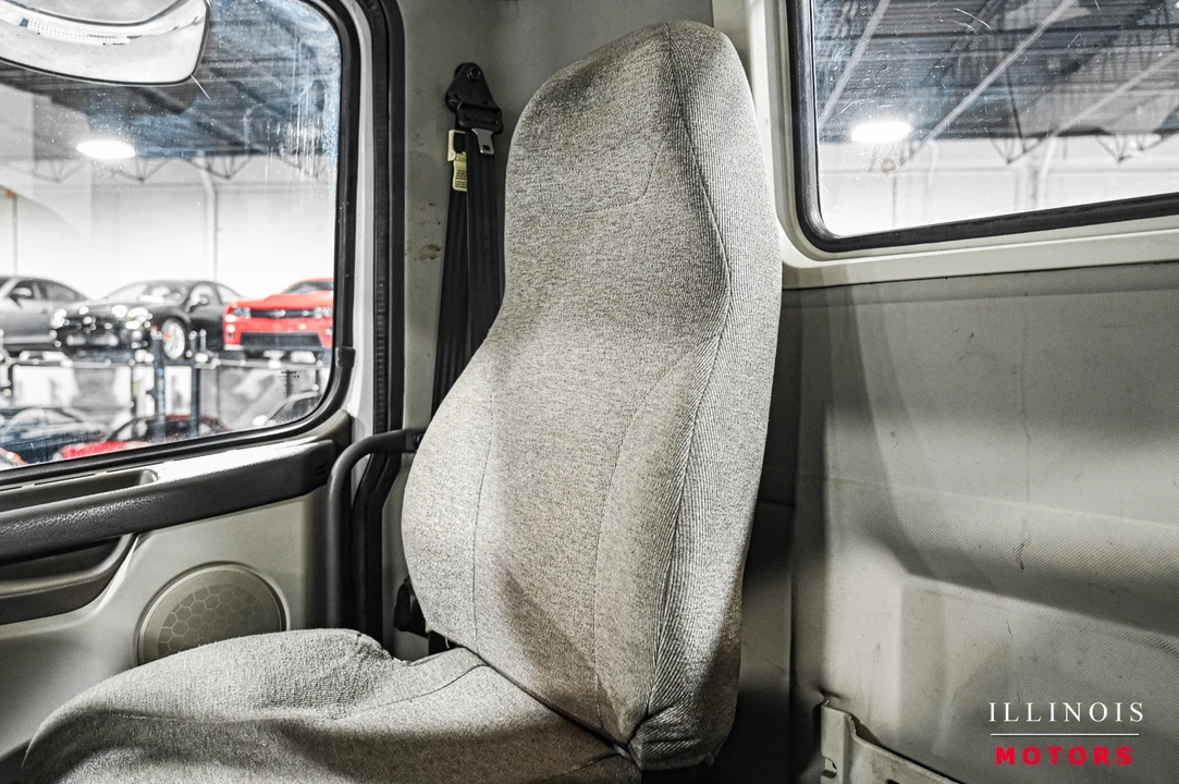 2016 Volvo - Image 30 of 31