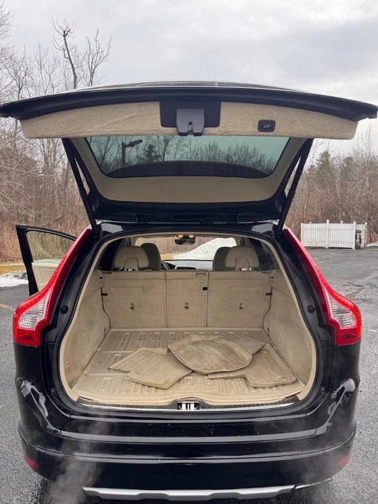 2016 Volvo XC60 1st Gen - Image 16 of 20