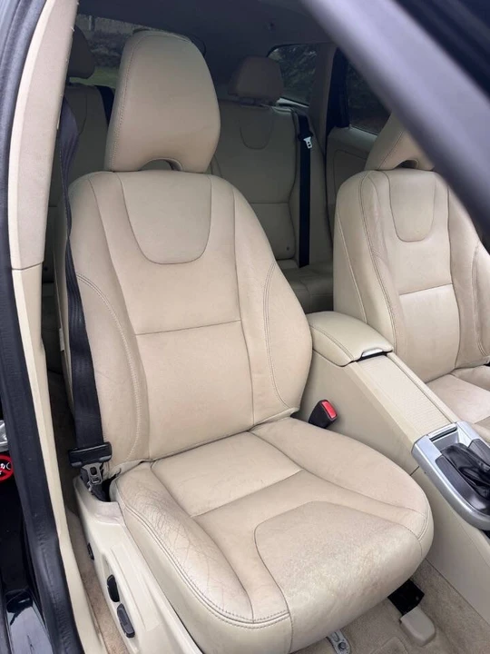 2016 Volvo XC60 1st Gen - Image 14 of 20