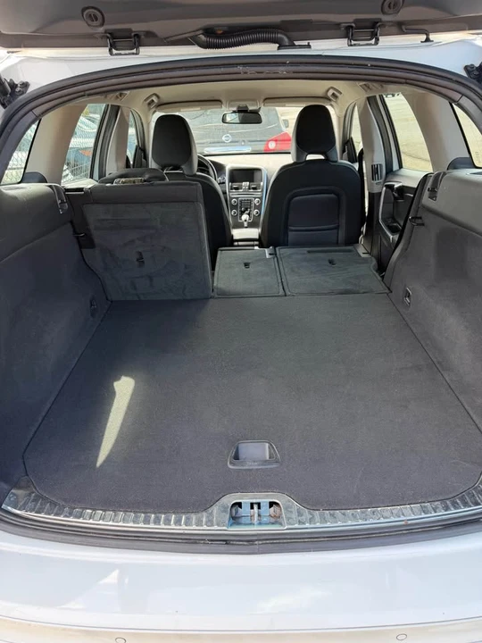 2016 Volvo XC60 1st Gen - Image 3 of 7