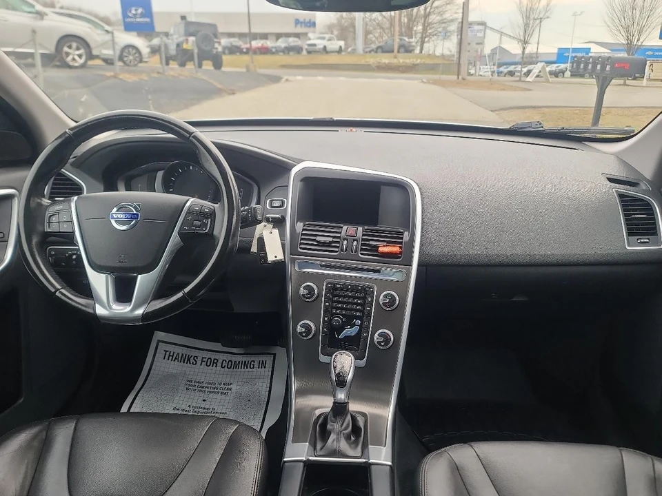 2016 Volvo XC60 1st Gen - Image 17 of 20