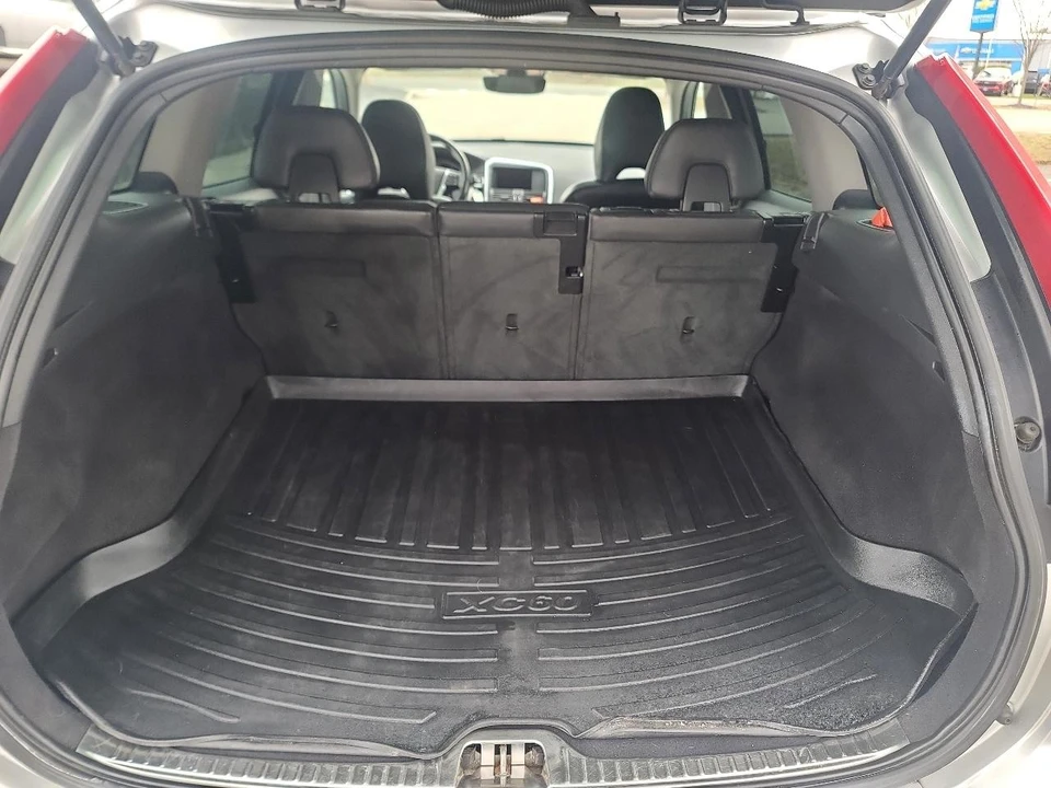 2016 Volvo XC60 1st Gen - Image 12 of 20