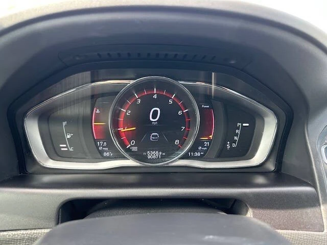 2016 Volvo XC60 1st Gen - Image 13 of 21