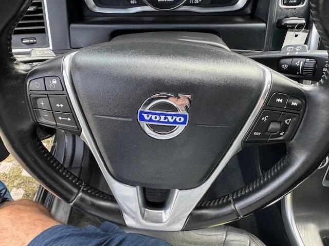 2016 Volvo XC60 1st Gen - Image 19 of 21