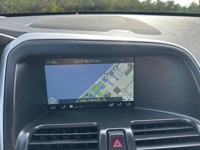 2016 Volvo XC60 1st Gen - Image 15 of 21