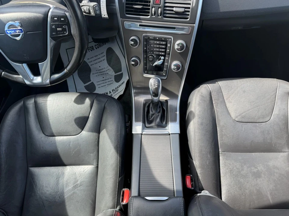 2016 Volvo XC60 1st Gen - Image 17 of 21
