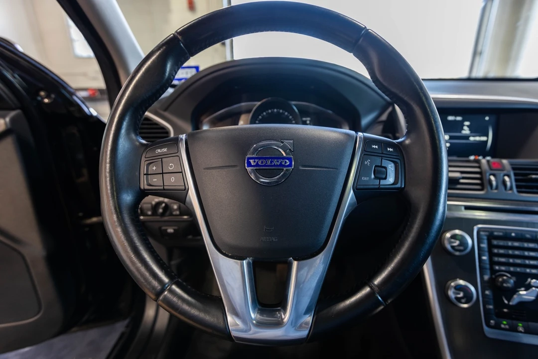2016 Volvo XC60 1st Gen - Image 21 of 21