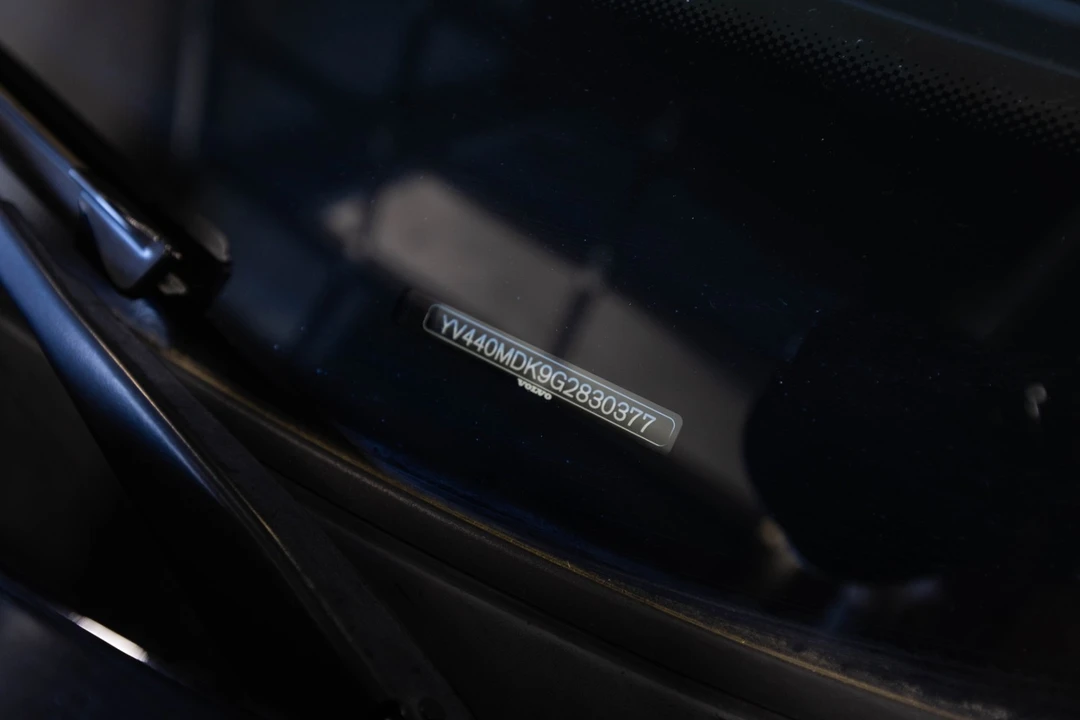 2016 Volvo XC60 1st Gen - Image 16 of 21