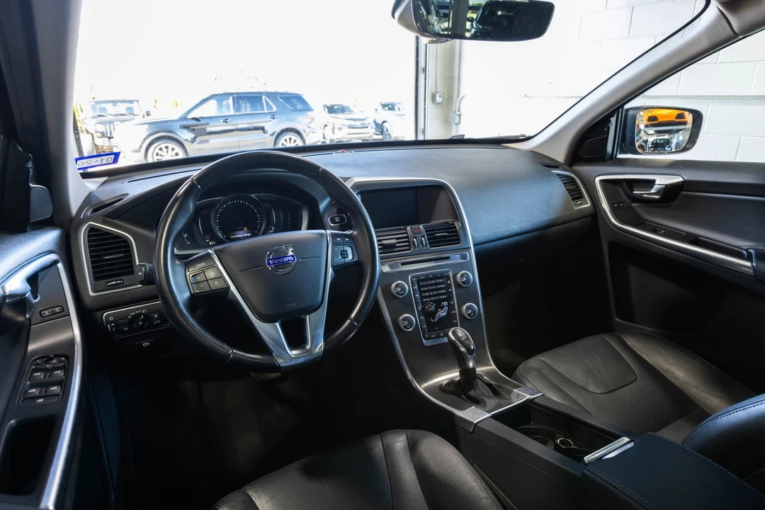 2016 Volvo XC60 1st Gen - Image 17 of 21