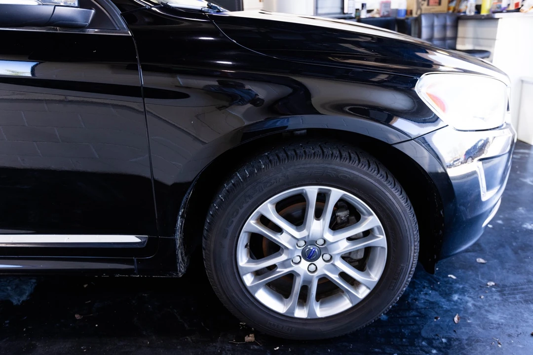2016 Volvo XC60 1st Gen - Image 13 of 21