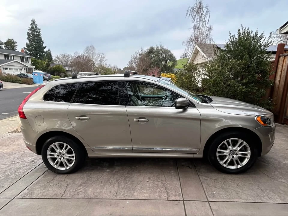 2016 Volvo XC60 1st Gen - Image 3 of 18