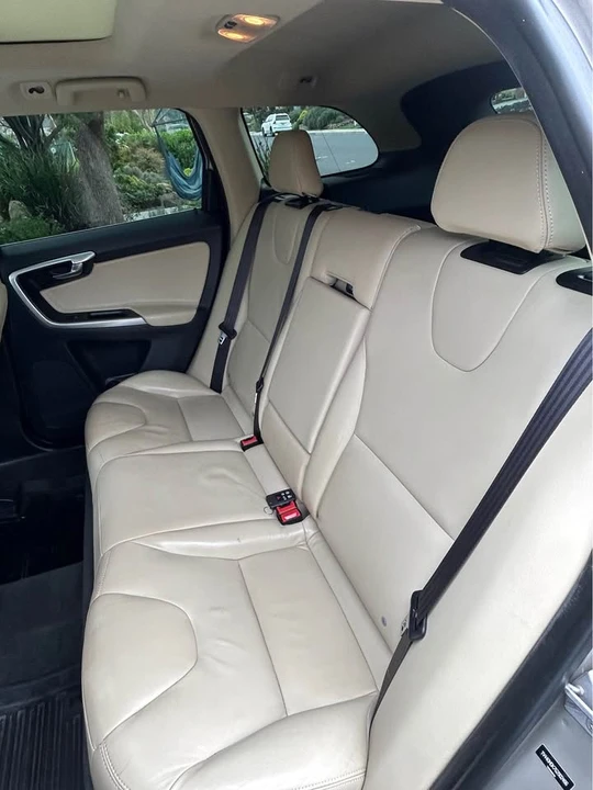 2016 Volvo XC60 1st Gen - Image 17 of 18