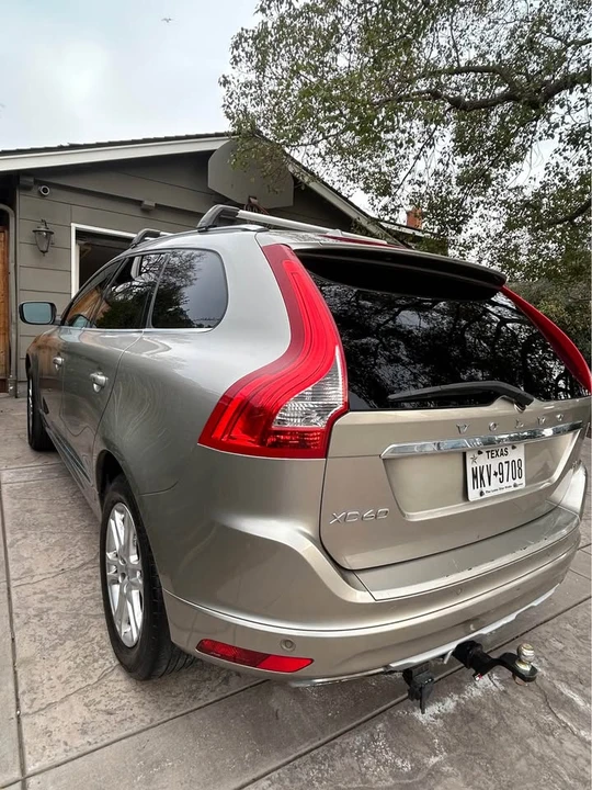 2016 Volvo XC60 1st Gen - Image 7 of 18