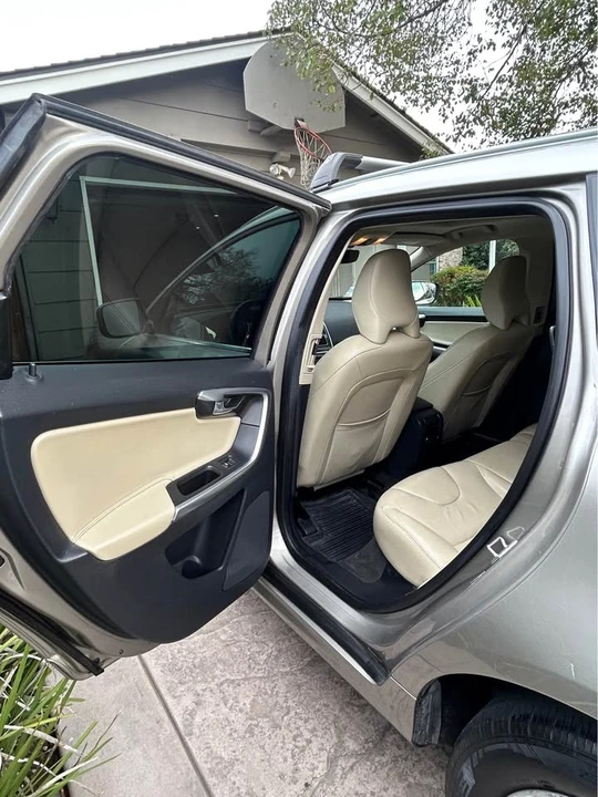 2016 Volvo XC60 1st Gen - Image 18 of 18