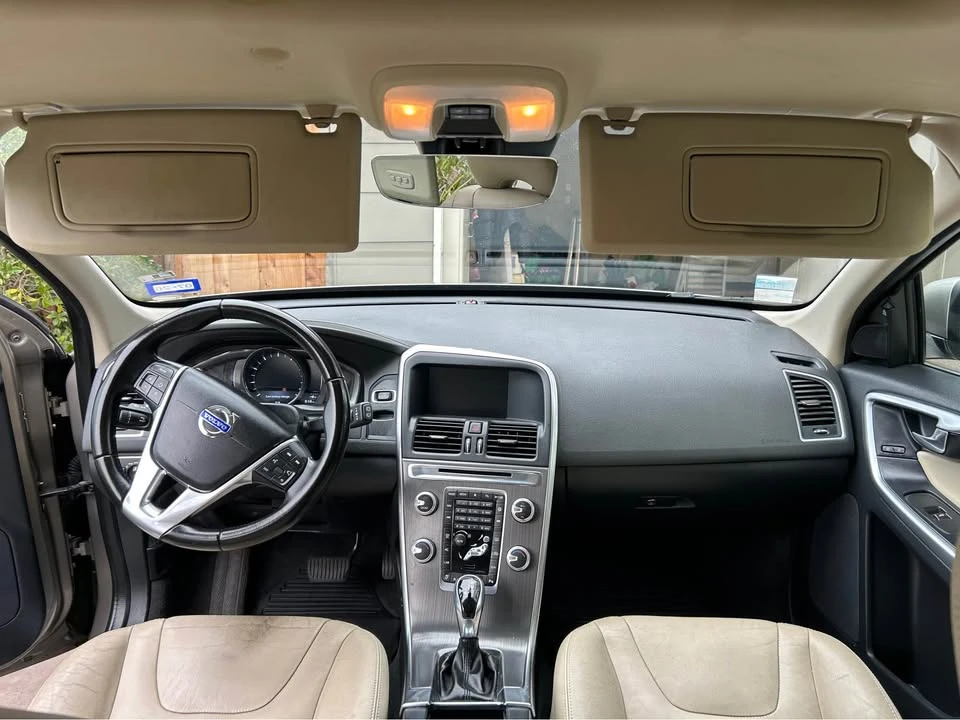2016 Volvo XC60 1st Gen - Image 13 of 18