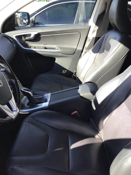 2016 Volvo XC60 1st Gen - Image 9 of 10