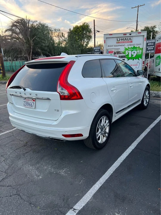2016 Volvo XC60 1st Gen - Image 3 of 10