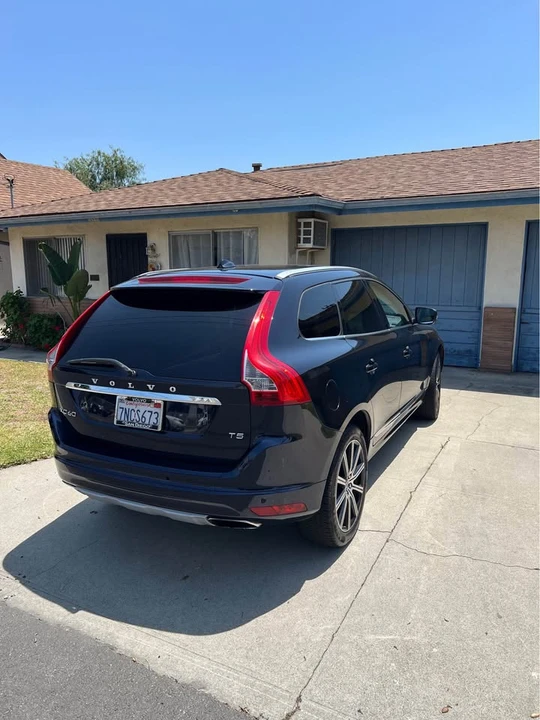 2016 Volvo XC60 1st Gen - Image 2 of 7
