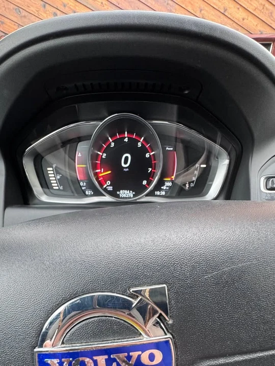 2016 Volvo XC60 1st Gen - Image 7 of 12
