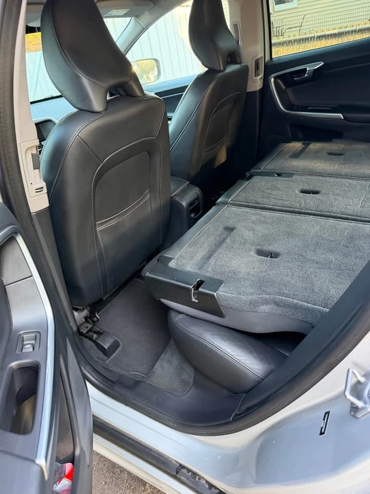 2016 Volvo XC60 1st Gen - Image 6 of 12