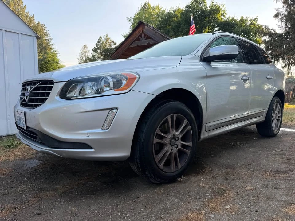 2016 Volvo XC60 1st Gen - Image 2 of 12