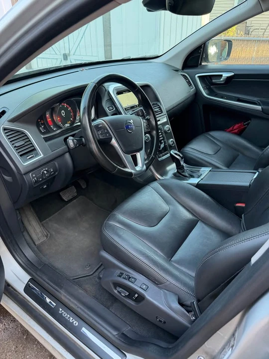 2016 Volvo XC60 1st Gen - Image 3 of 12