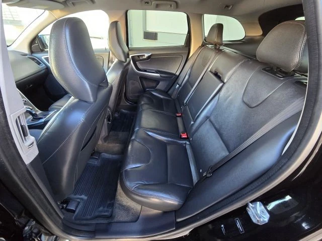 2016 Volvo XC60 1st Gen - Image 15 of 21