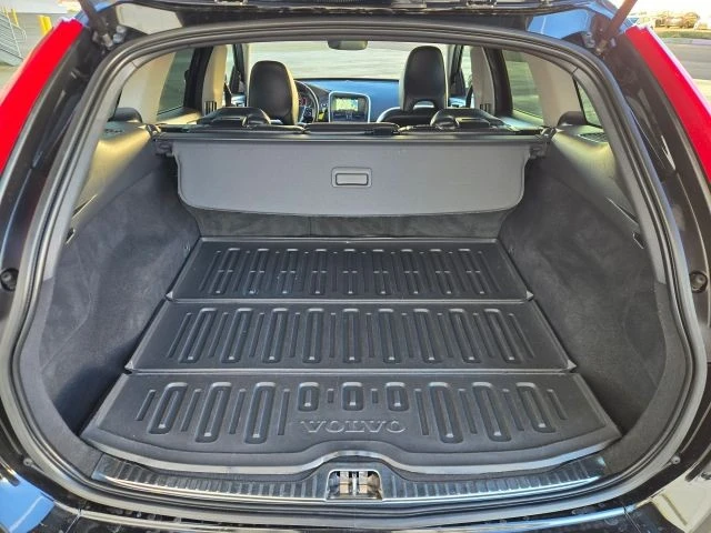 2016 Volvo XC60 1st Gen - Image 16 of 21