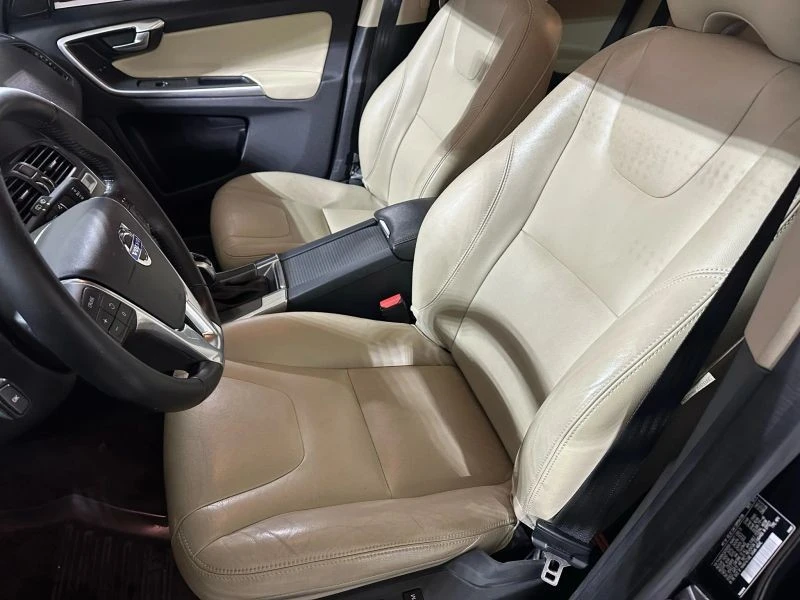2016 Volvo XC60 1st Gen - Image 11 of 12