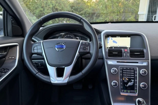 2016 Volvo XC60 1st Gen - Image 5 of 7