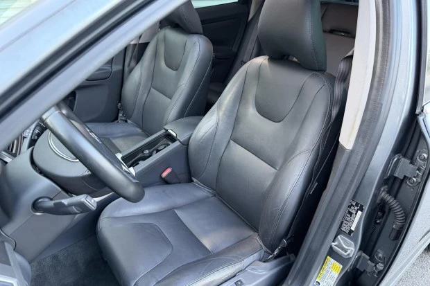 2016 Volvo XC60 1st Gen - Image 4 of 7