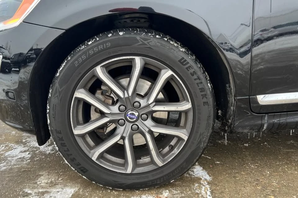 2016 Volvo XC60 1st Gen - Image 10 of 20