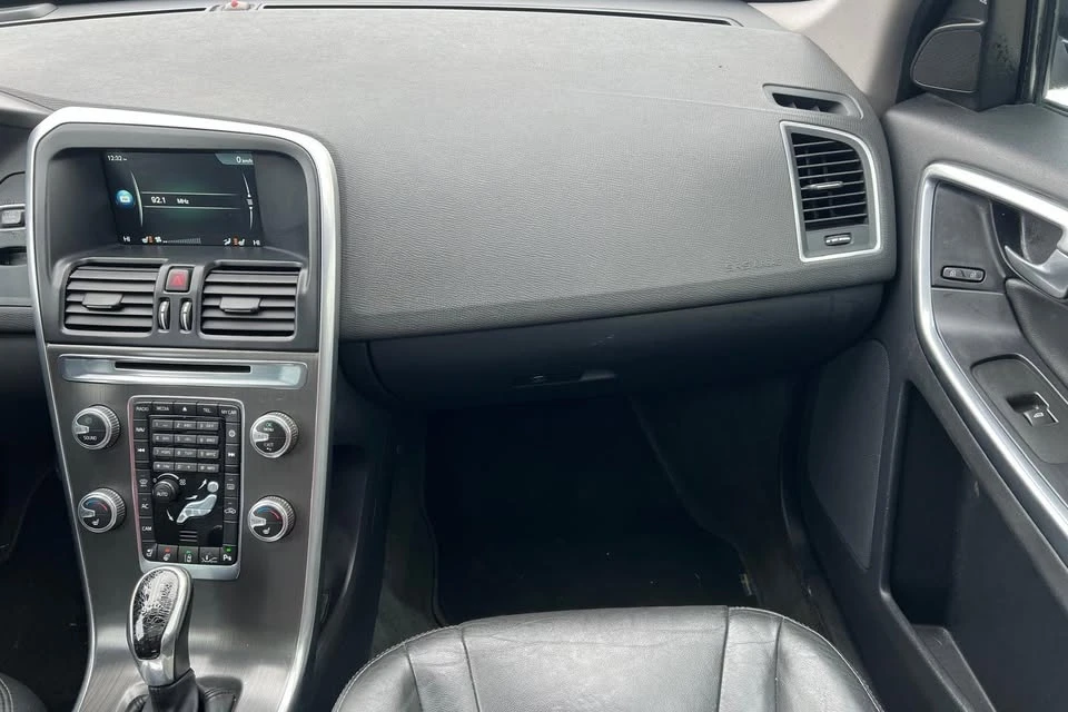 2016 Volvo XC60 1st Gen - Image 18 of 20