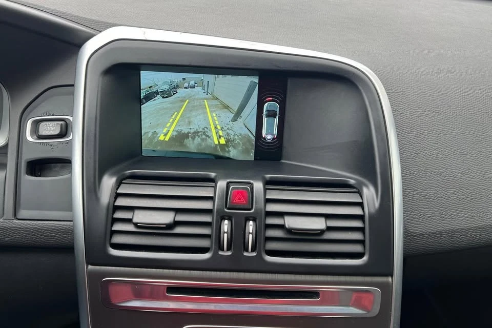 2016 Volvo XC60 1st Gen - Image 19 of 20
