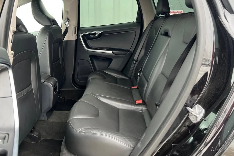 2016 Volvo XC60 1st Gen - Image 13 of 20