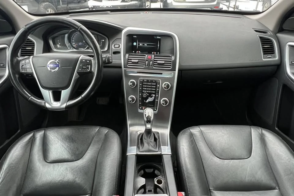 2016 Volvo XC60 1st Gen - Image 16 of 20