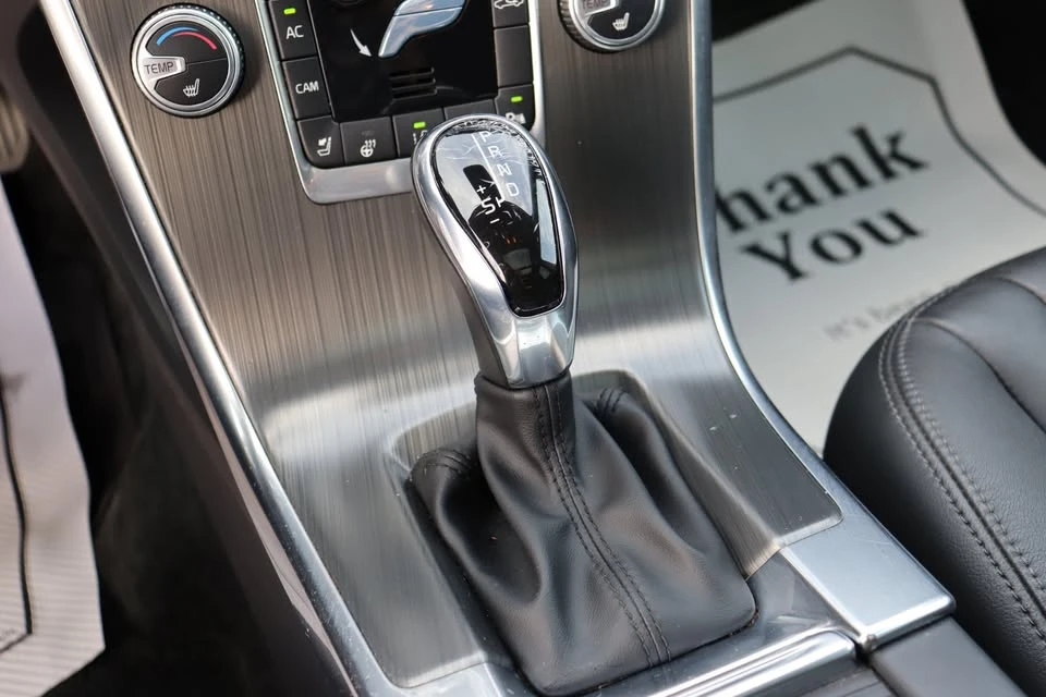 2016 Volvo XC60 1st Gen - Image 12 of 20
