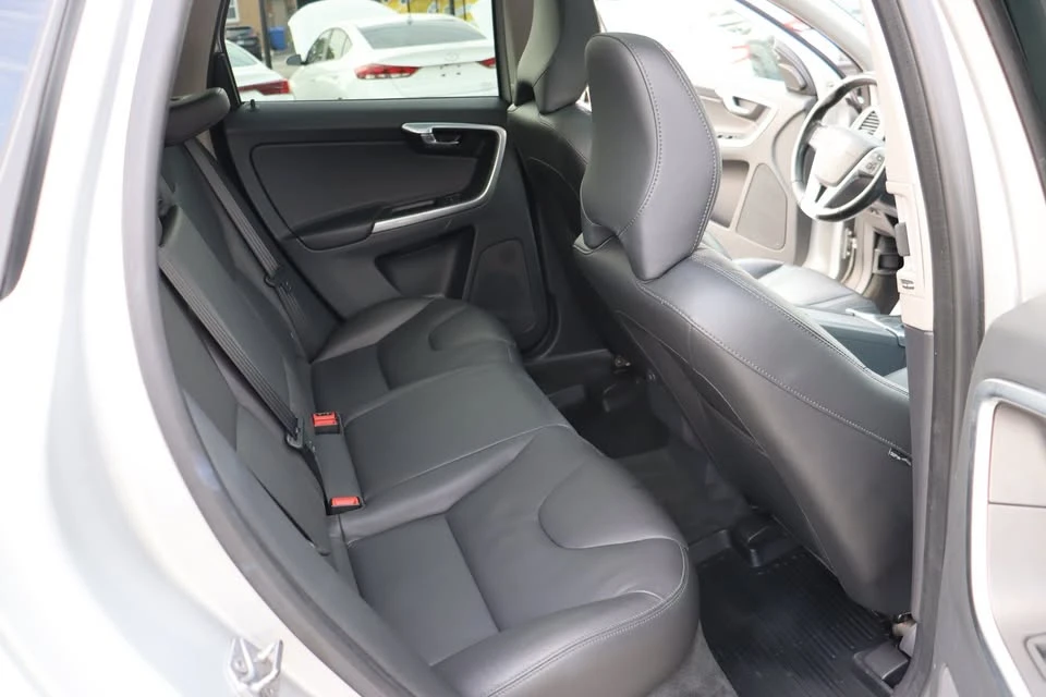 2016 Volvo XC60 1st Gen - Image 6 of 20