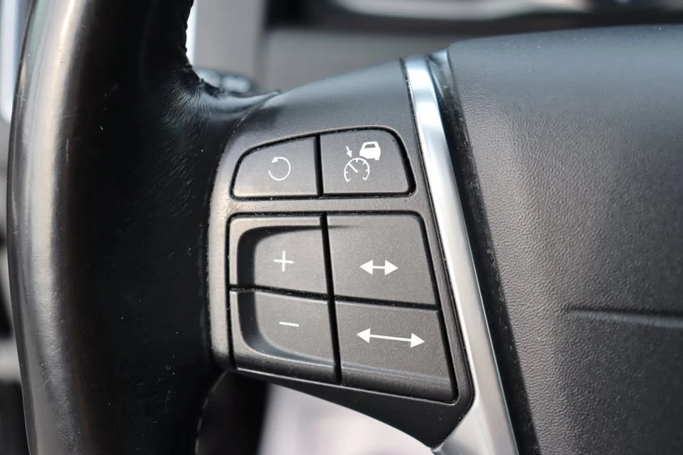 2016 Volvo XC60 1st Gen - Image 13 of 20