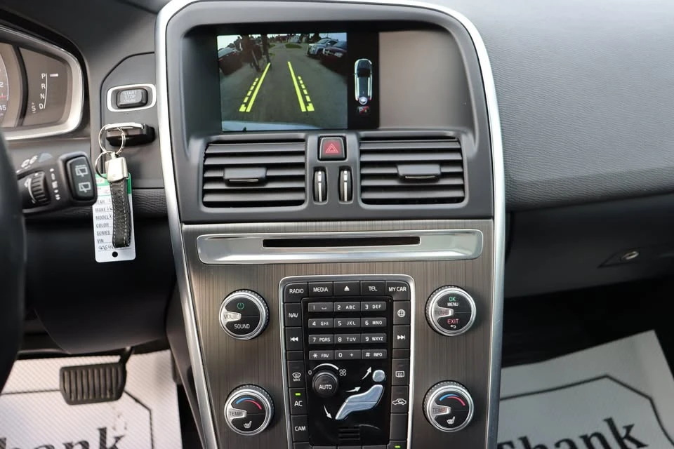 2016 Volvo XC60 1st Gen - Image 11 of 20