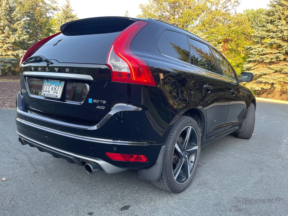 2016 Volvo XC60 1st Gen - Image 13 of 31