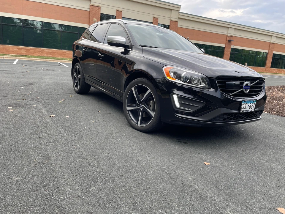 2016 Volvo XC60 1st Gen - Image 15 of 31