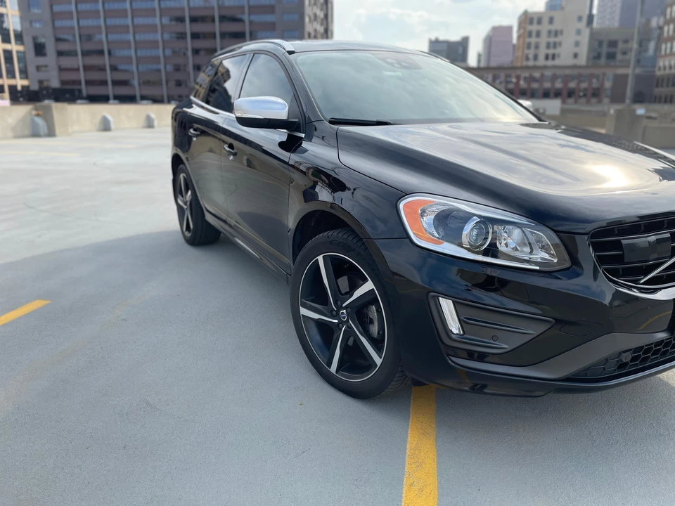 2016 Volvo XC60 1st Gen - Image 17 of 31