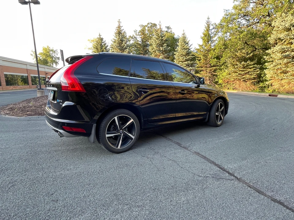 2016 Volvo XC60 1st Gen - Image 14 of 31