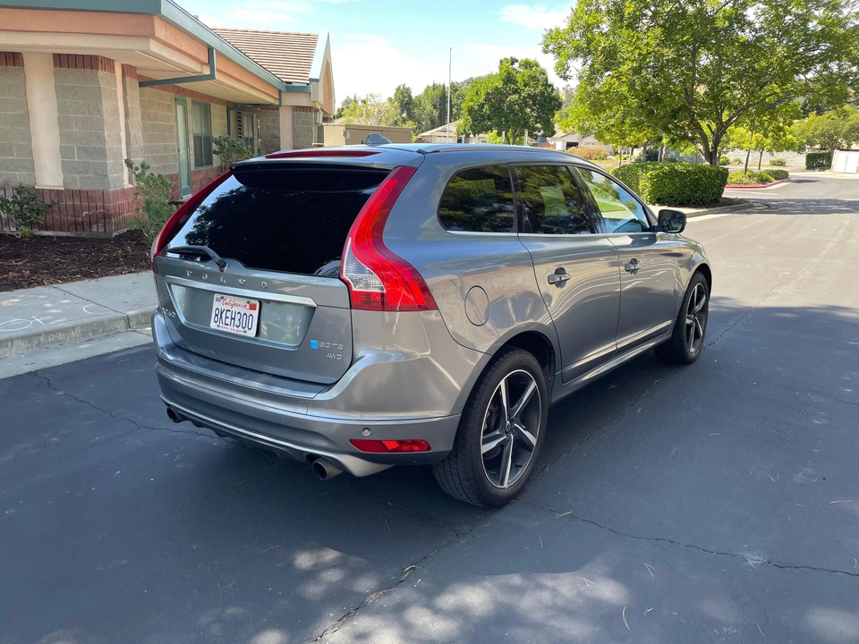 2016 Volvo XC60 1st Gen - Image 15 of 31