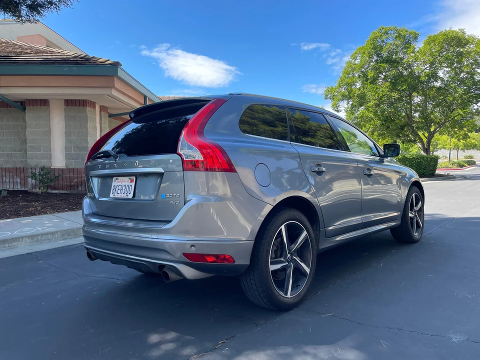 2016 Volvo XC60 1st Gen - Image 14 of 31