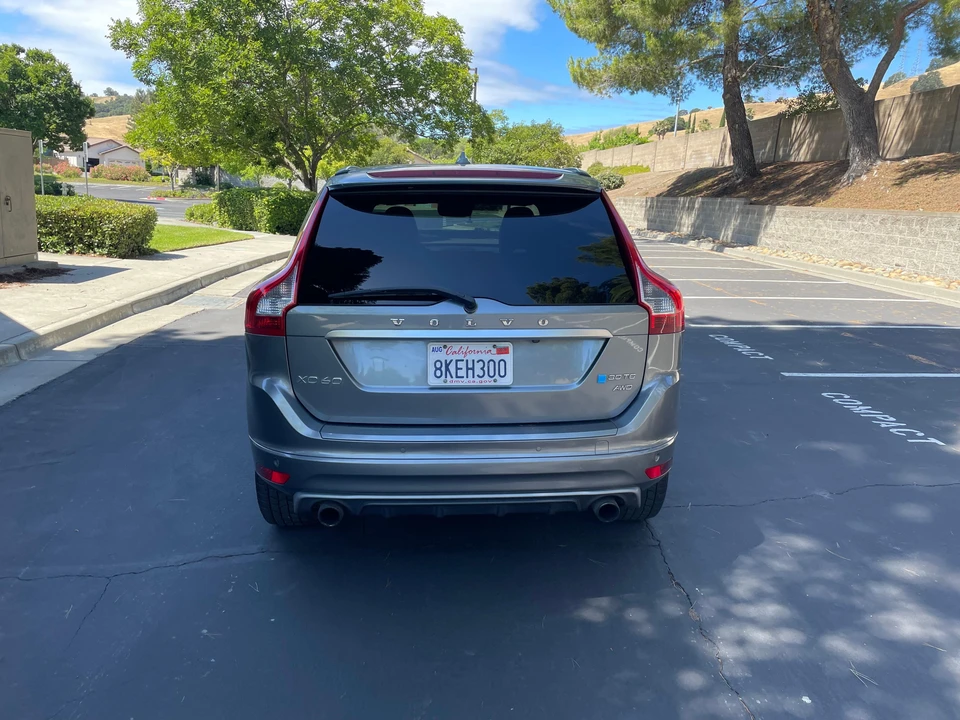 2016 Volvo XC60 1st Gen - Image 13 of 31