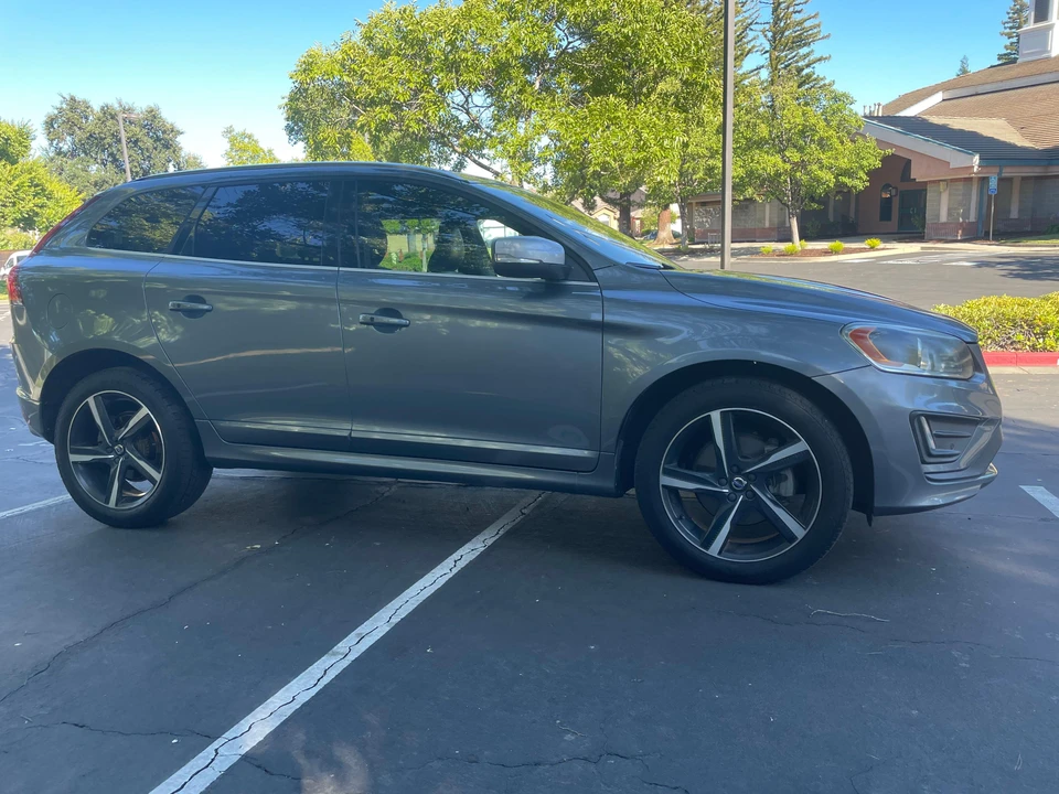 2016 Volvo XC60 1st Gen - Image 25 of 31
