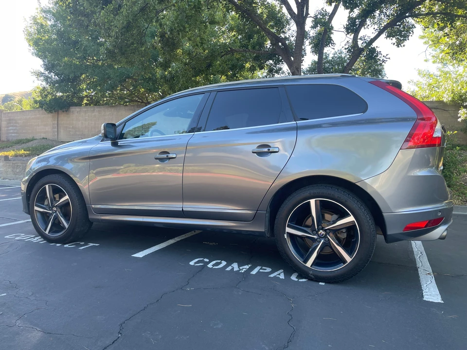 2016 Volvo XC60 1st Gen - Image 19 of 31